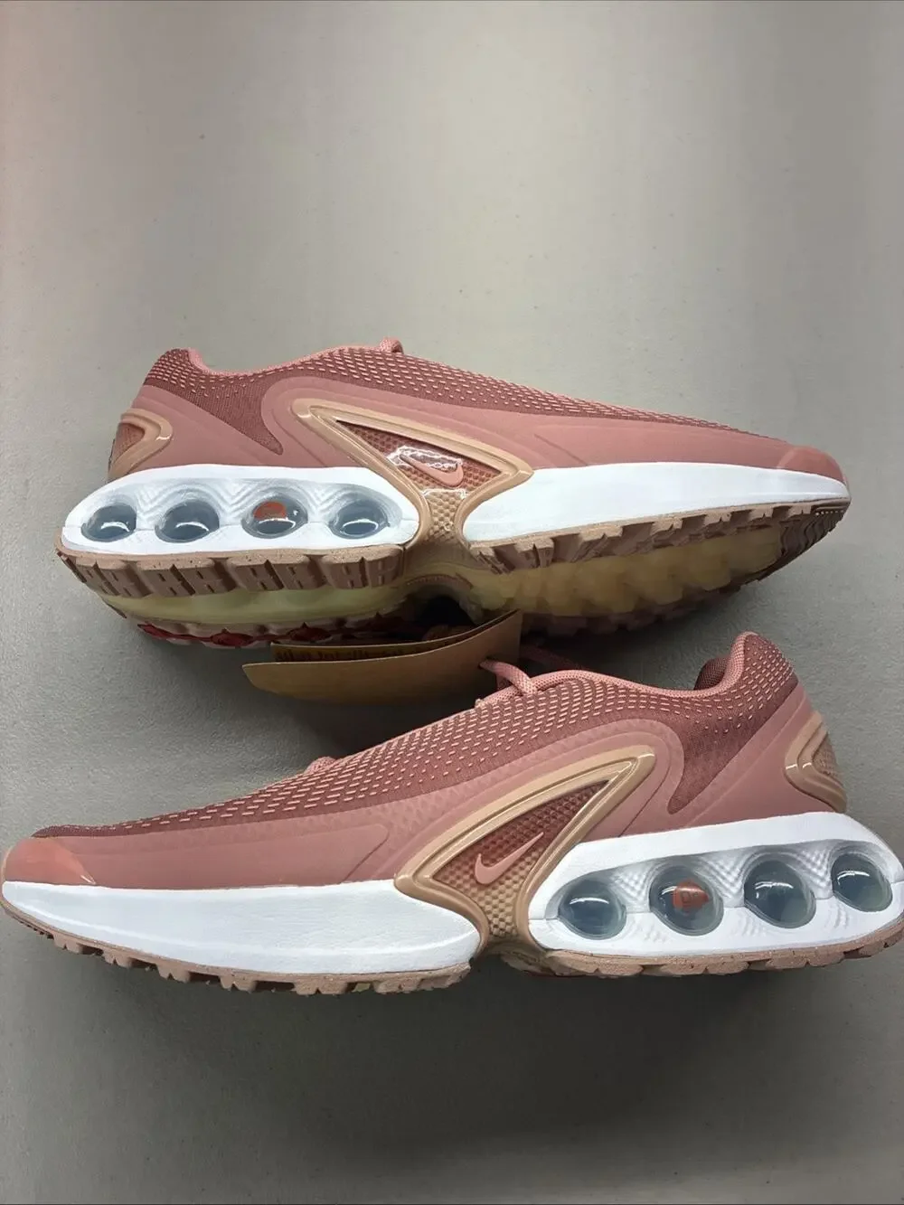 Nike Air Max DN Women's Size 10 Dusty Rose Pink FJ3145-600 New With Tags no box